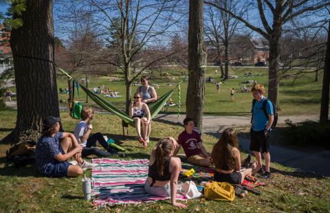 UNH students on T Hall lawn