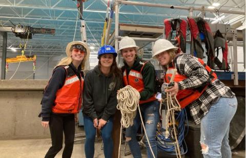 UNH students in Chase Ocean Engineering Lab