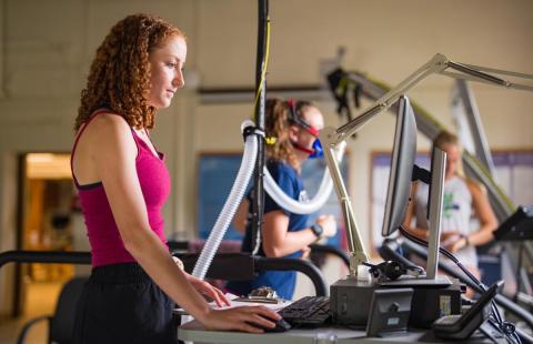 UNH student conducting exercise science research