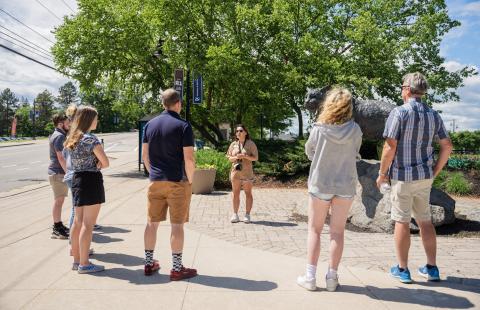 UNH campus tour led by current student 