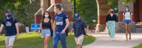 students on unh campus