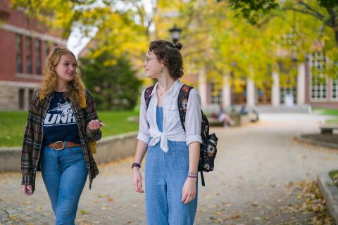 UNH students walking and talking