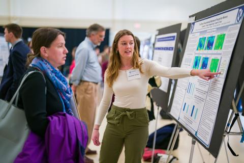 UNH student presenting research