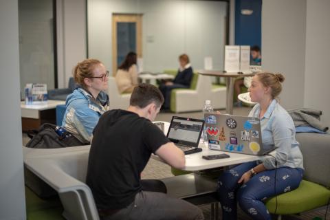 UNH students collaborating in the ECenter