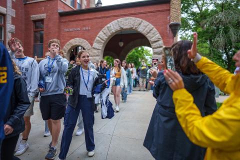 Become the Roar Tradition during June orientation 