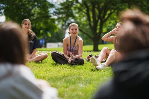 UNH students at new student orientation 