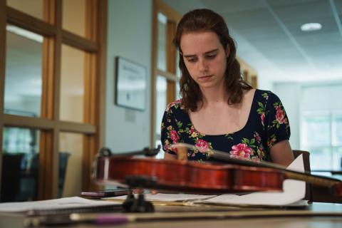 UNH College of Liberal Arts student conducting summer undergraduate research