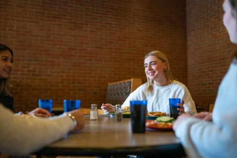 UNH students eating in Philly