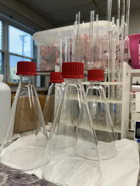 Quartz airtight flasks for PFAS testing