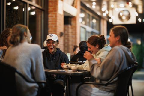 UNH students enjoying ice cream and community 